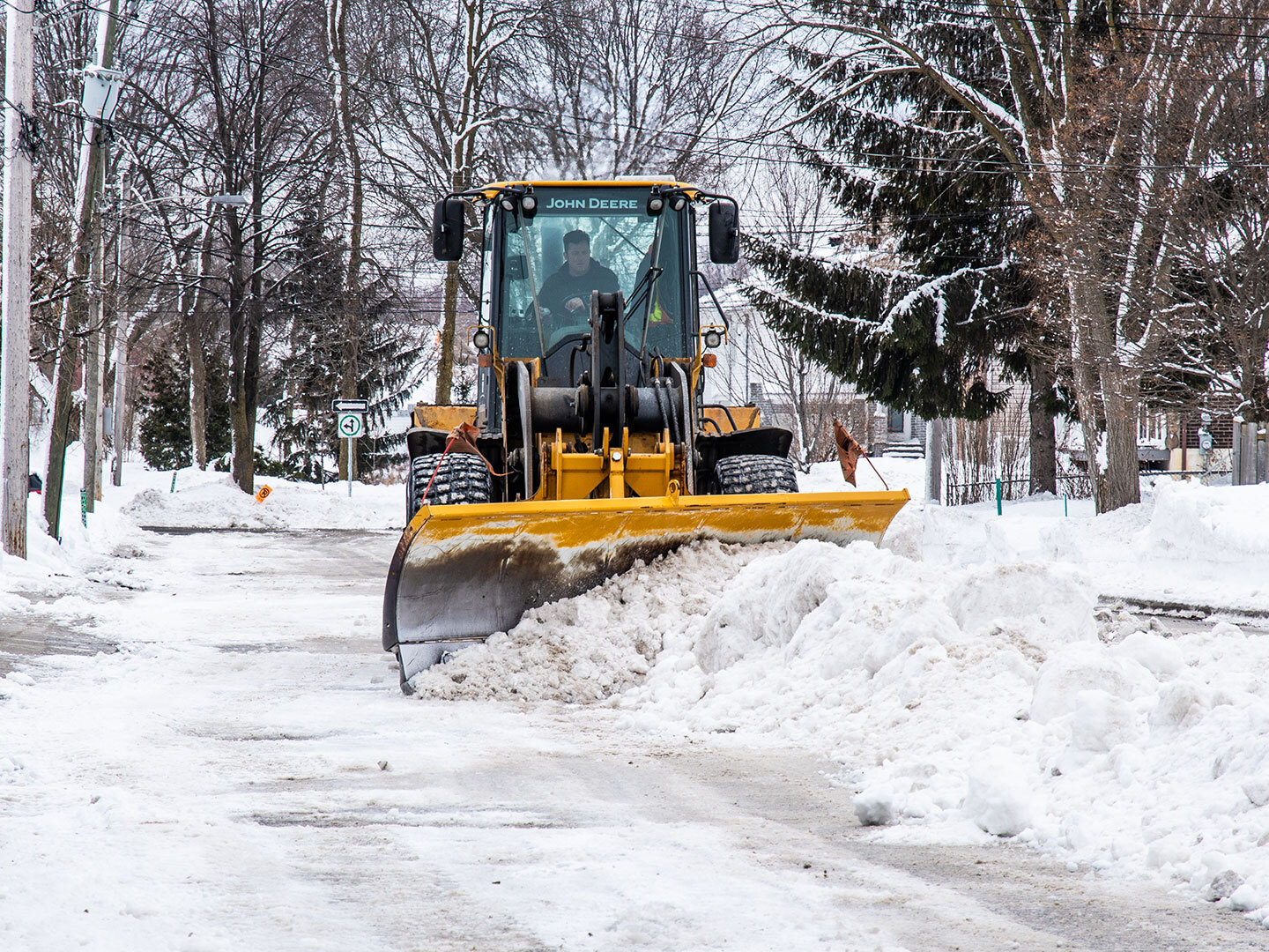 La Ville de Montréal déclenche sa quatrième opération de chargement complet de la neige de la saison 2022-2023